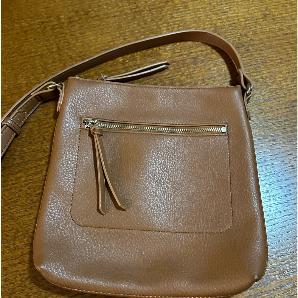 Old Navy Tan Adjustable Crossbody Bag. / Gold accents.  Great Condition!